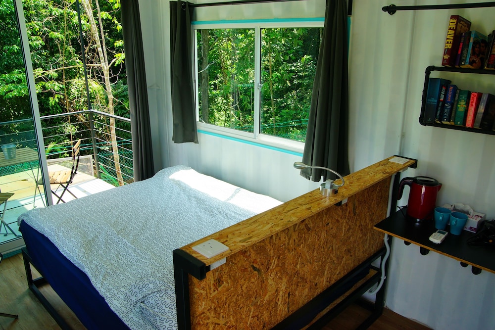 Small Room photo 1