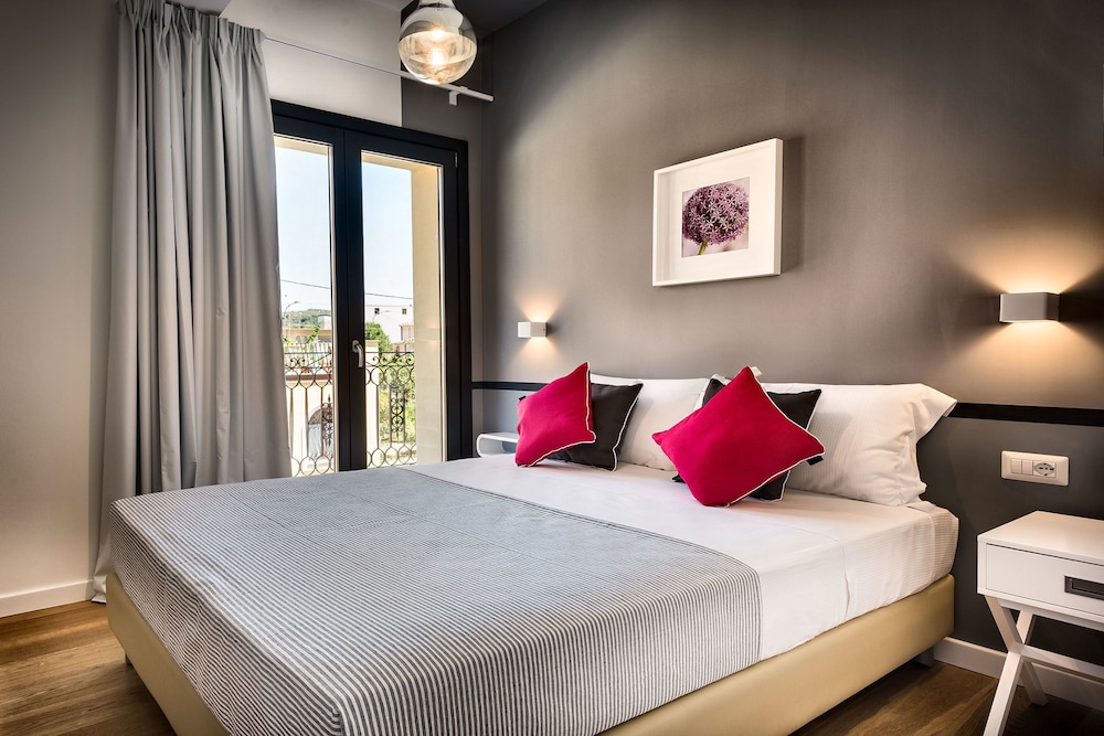 Classic Double Room, City View
