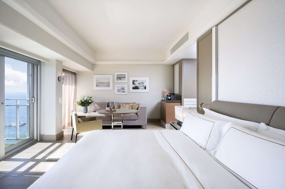 King Grand Vista Room with Sea View