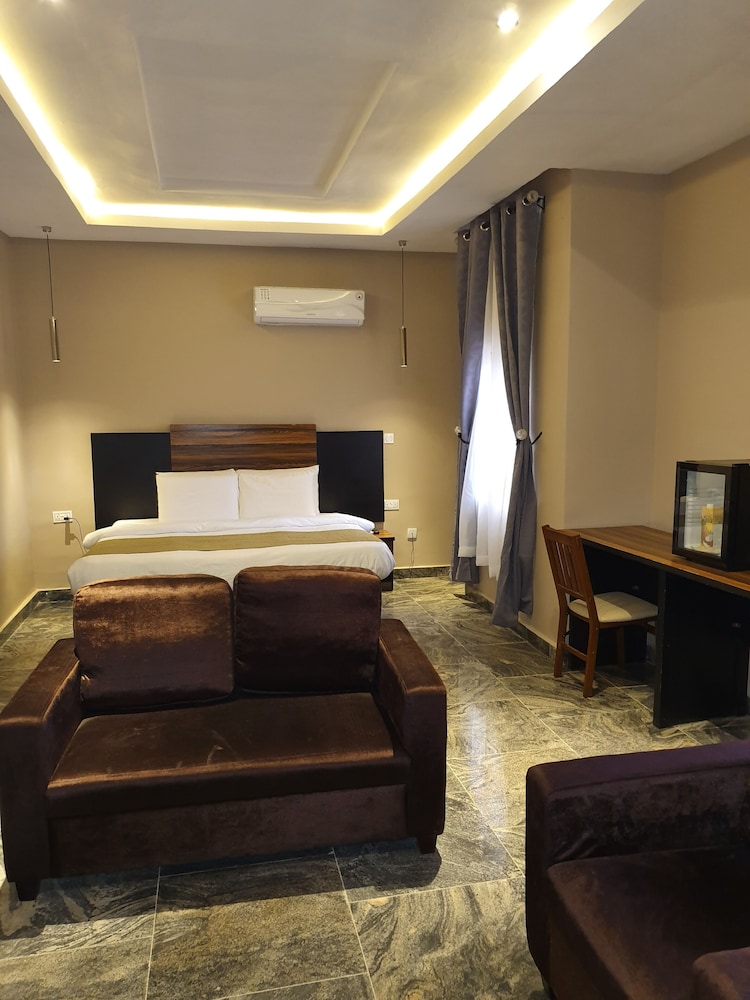Residency Executive Deluxe