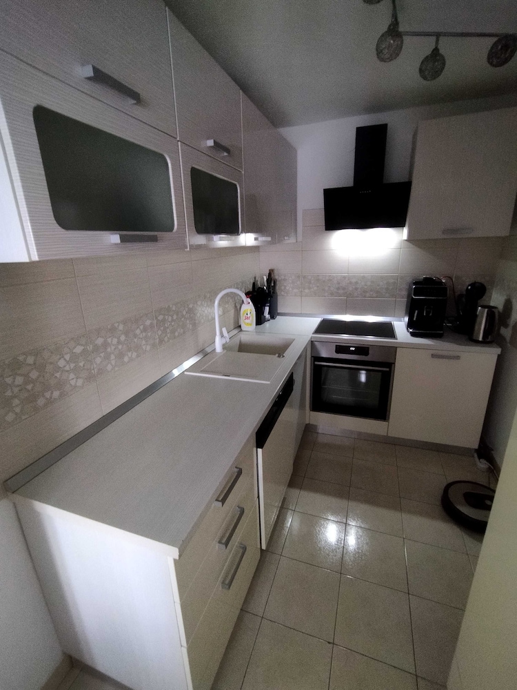 Apartment (Two Bedroom Apartment With Terrace) photo 3