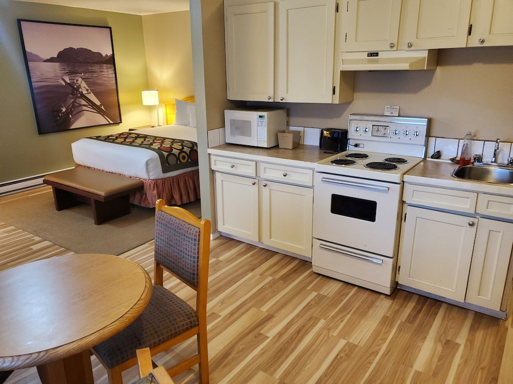 Efficiency, Standard Room, 1 Queen Bed - Photo 2