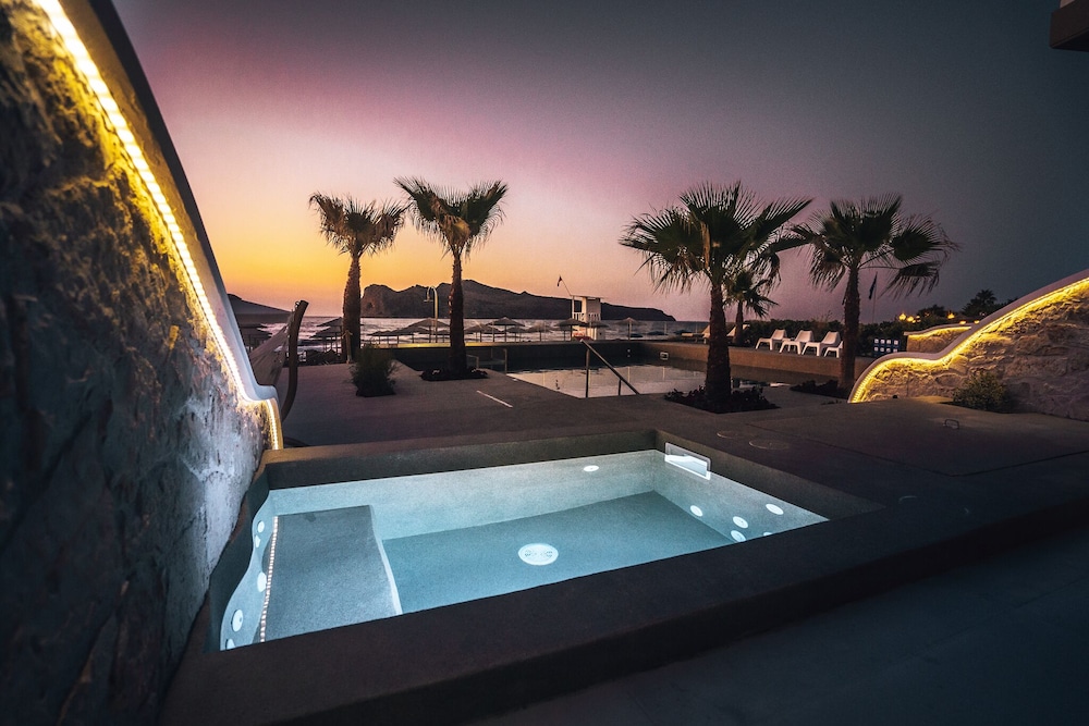 Design Studio Suite, 1 Bedroom, Sea View, Sea Facing (Heated Plunge Pool)
