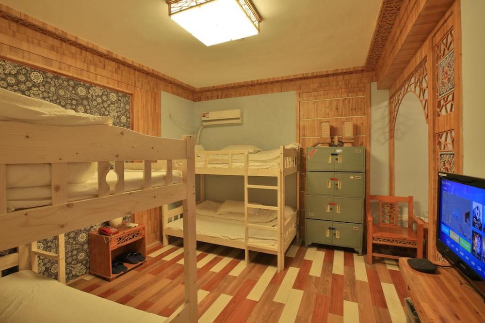 Bed in 4-Bed Female Dormitory Room photo 2