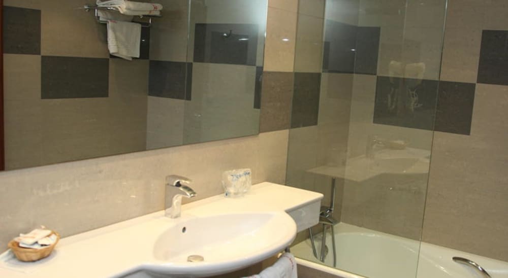 Standard Triple Room - Photo 2