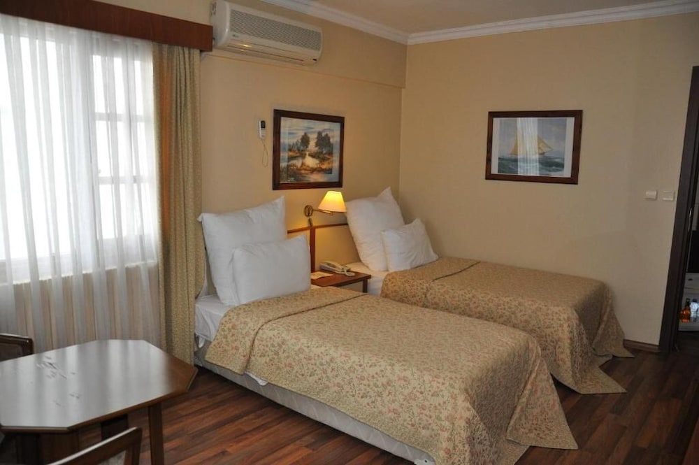Standard Twin Room, Balcony, City View