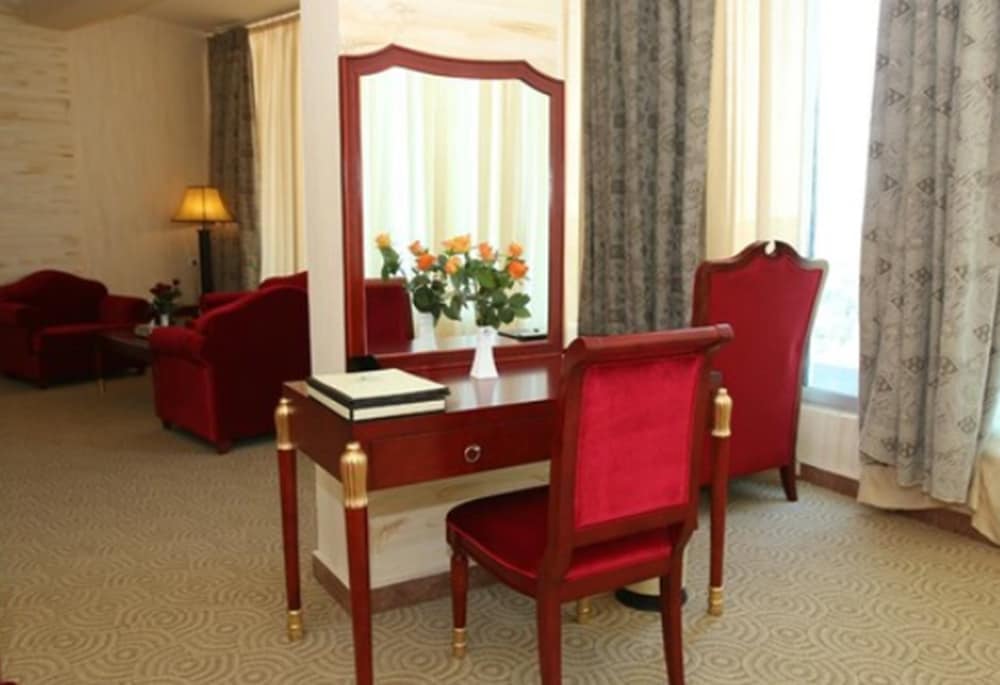 Deluxe Suite photo 3