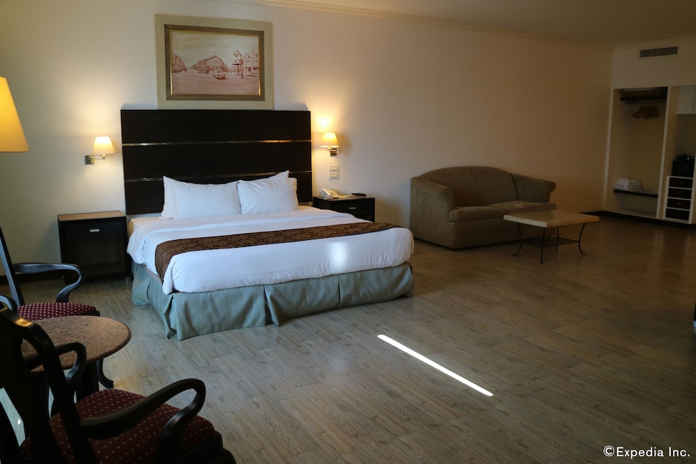 Presidential Suite, 1 King Bed, Non Smoking - Photo 1