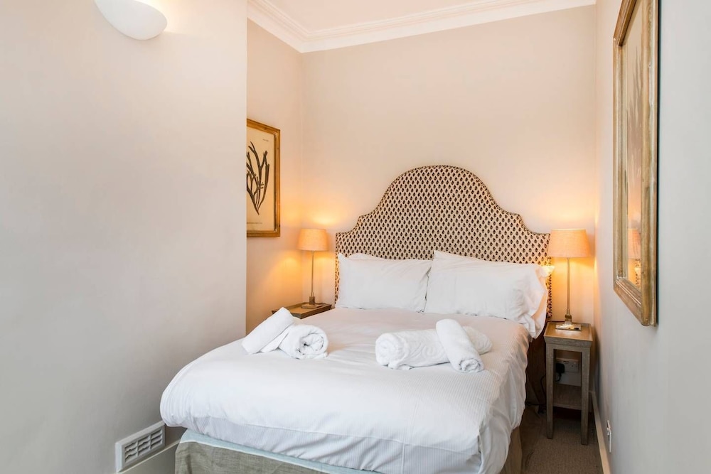 Apartment (2 Bedrooms)