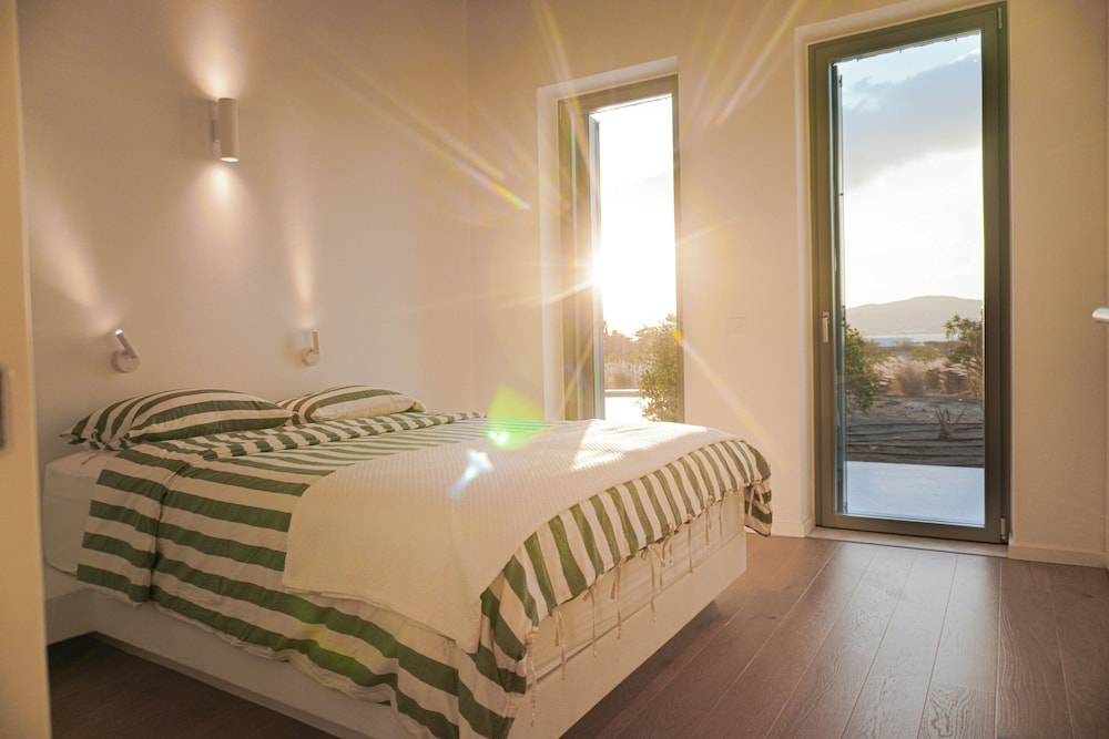 Villa, 2 Bedrooms, Sea View photo 2