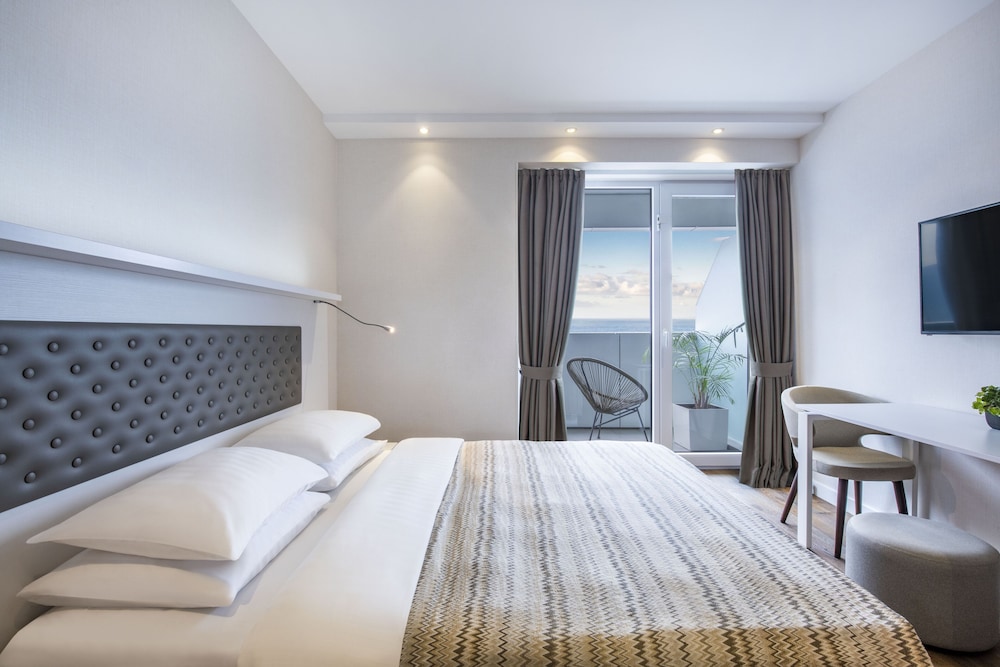 Classic Studio, 1 Bedroom, Sea View - Photo 5