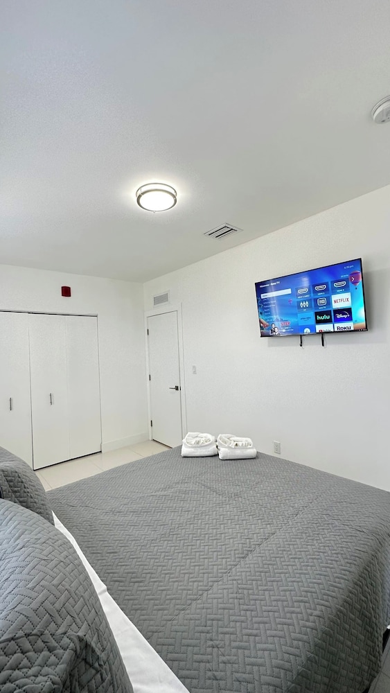Basic Apartment photo 2