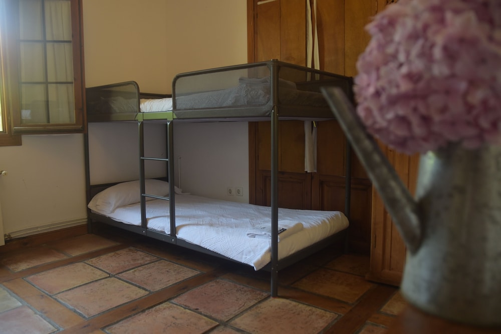 Shared Dormitory, Mixed Dorm, Shared Bathroom (+ Surf Course ) photo 3