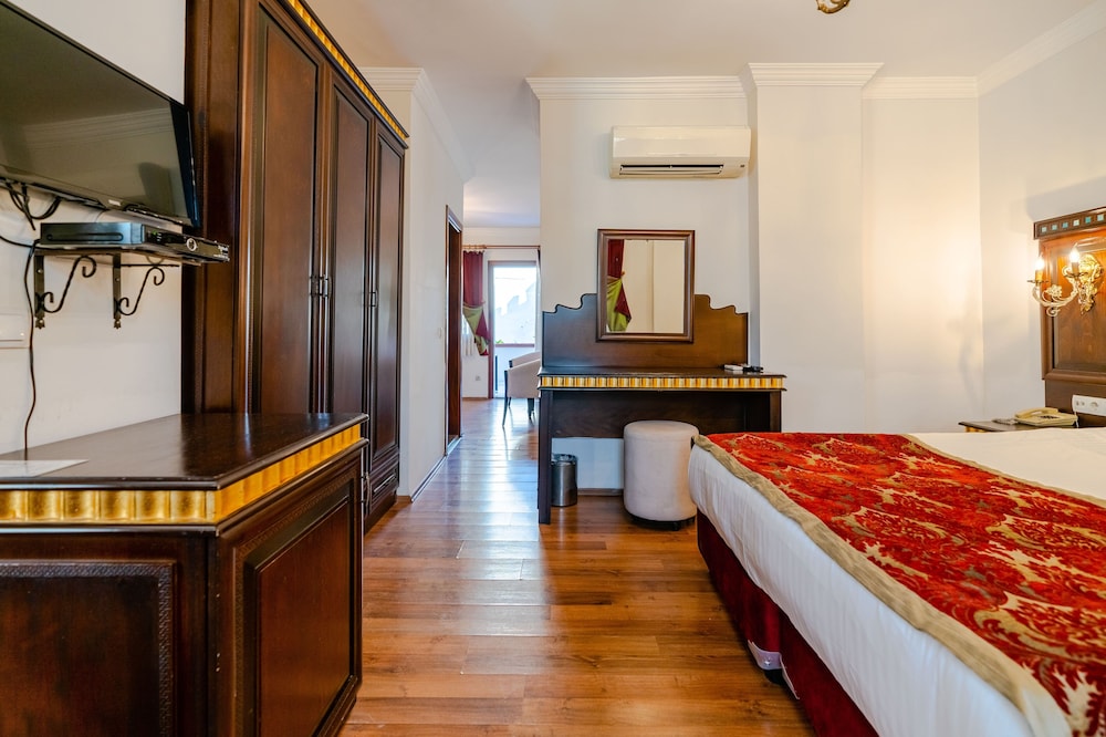 Deluxe Double or Twin Room - Photo 5