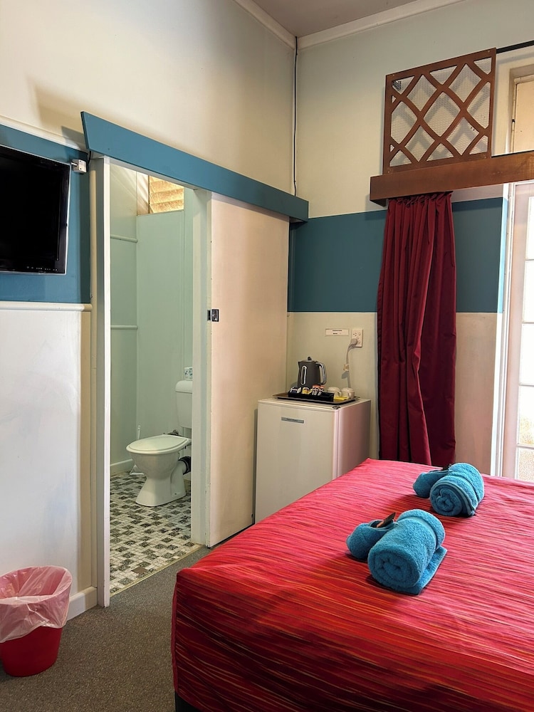 Standard Room, Non Smoking (Standard Queen Room) photo 2
