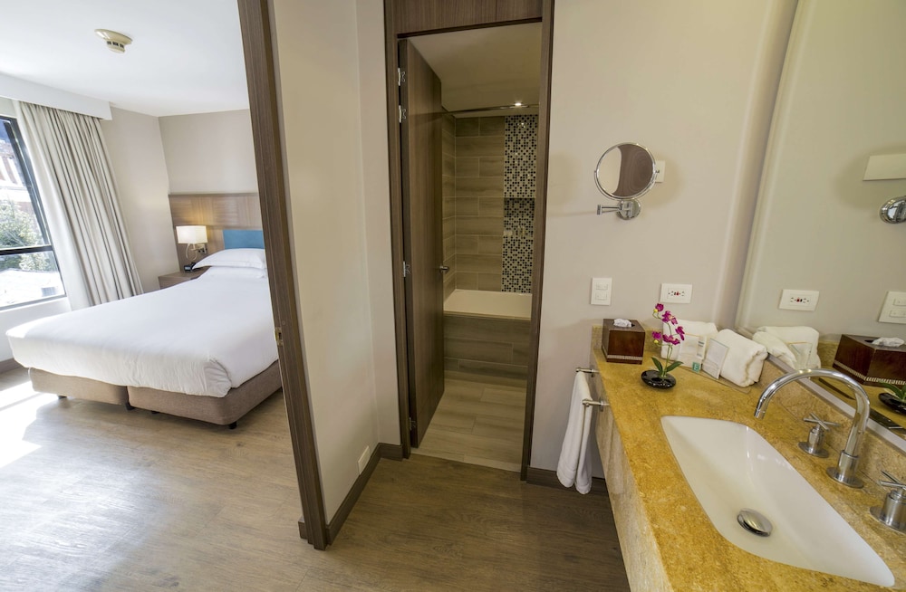 Suite, One King Bed, Non-Smoking - Photo 4