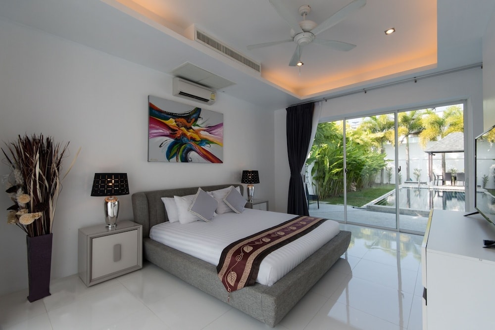 Villa photo 1