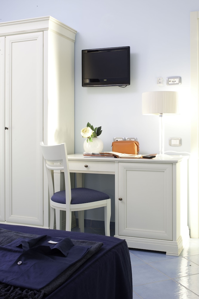 Superior Triple Room photo 3