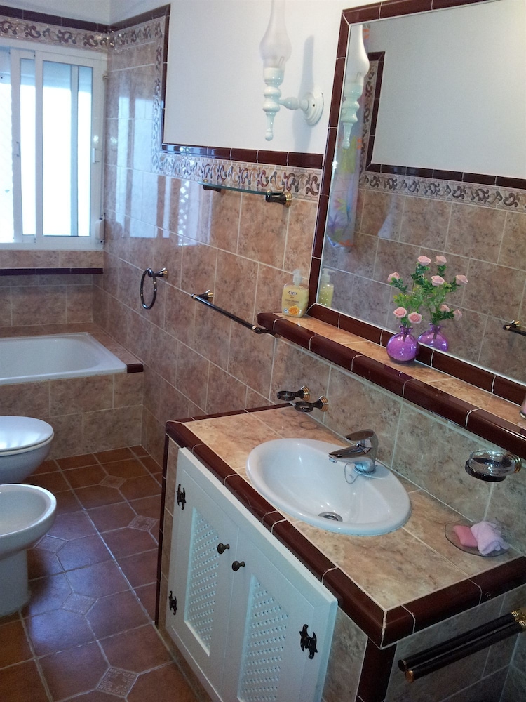 Apartment (4 To 5 People) photo 2
