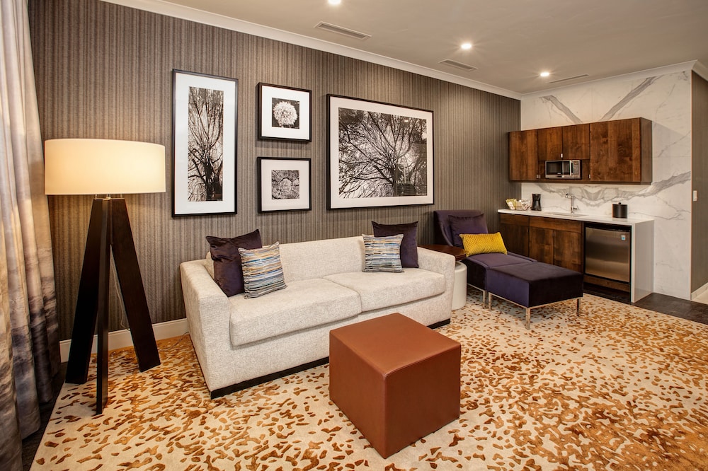 Aspen Tower Executive Suite I