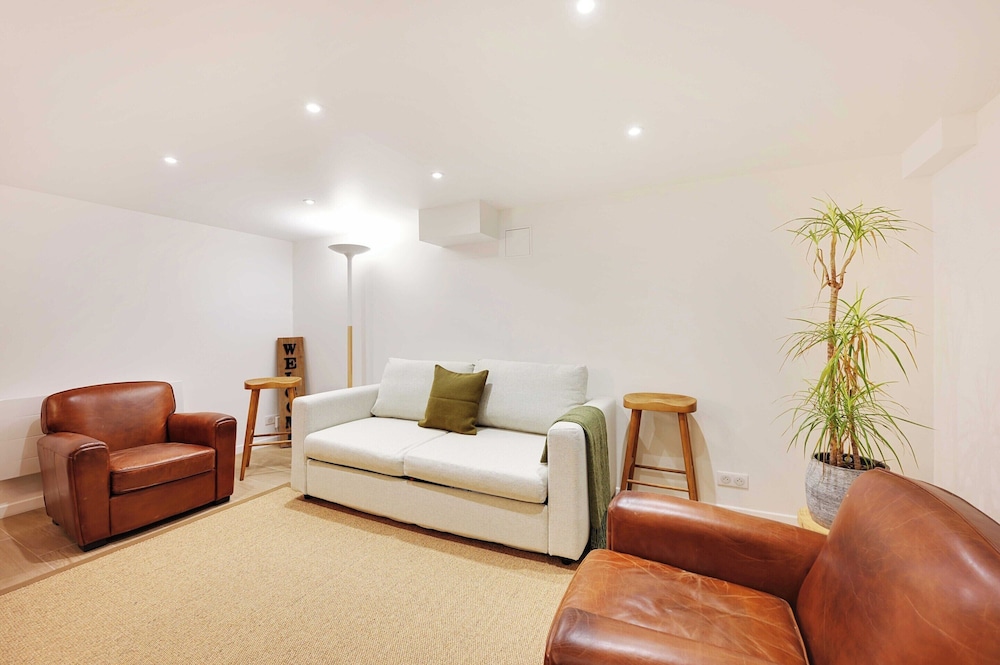 Apartment photo 2