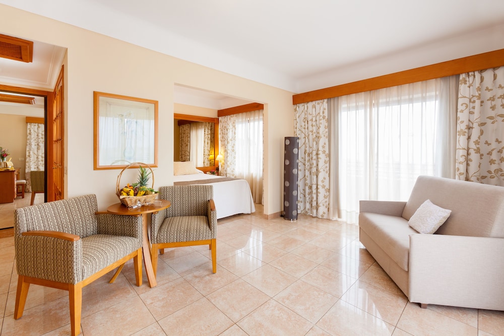 Junior Suite (3 adults)