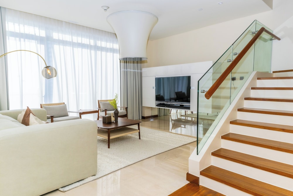 Luxury Penthouse - B, Balcony, City View