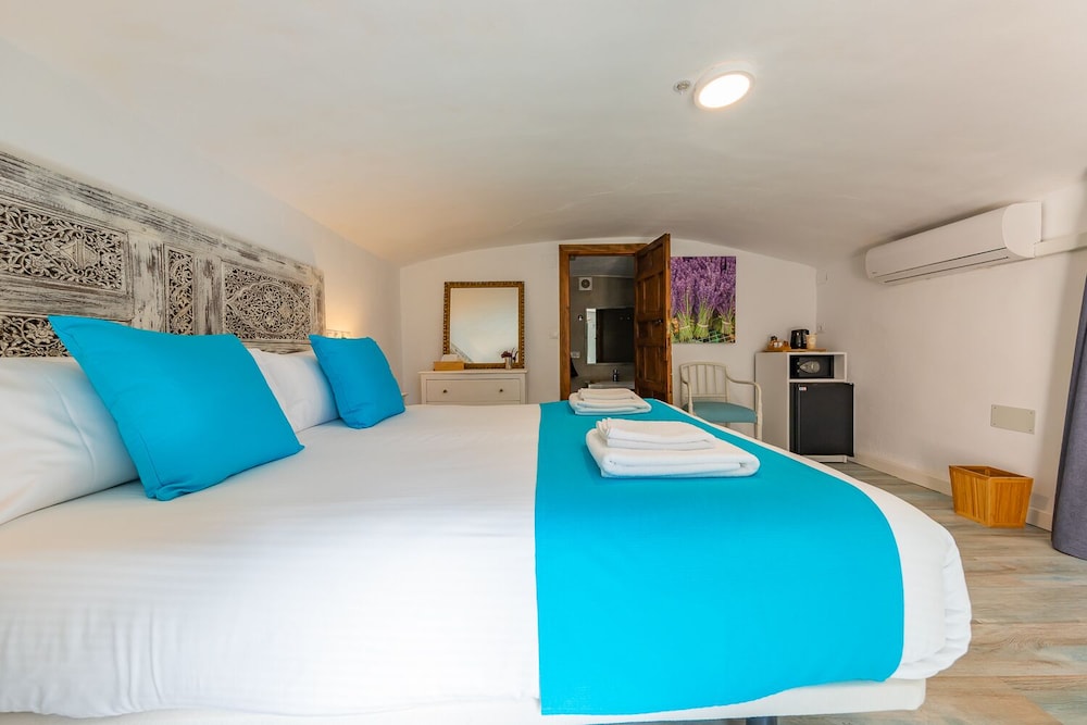 Double Room, Garden View (Lavanda)