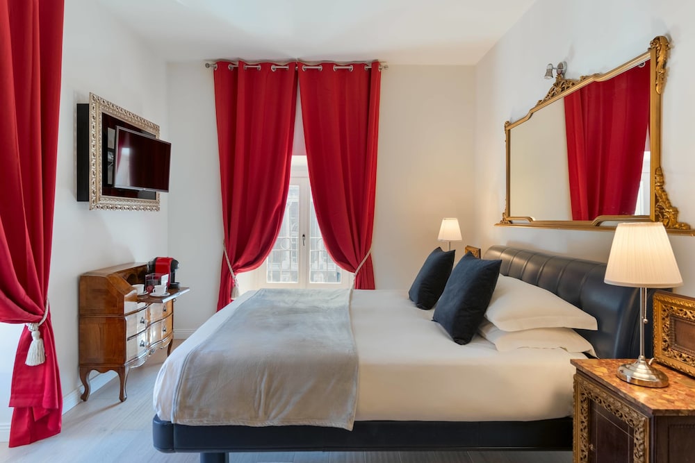 Deluxe Double Room, 1 Bedroom, Private Bathroom, City View photo 2