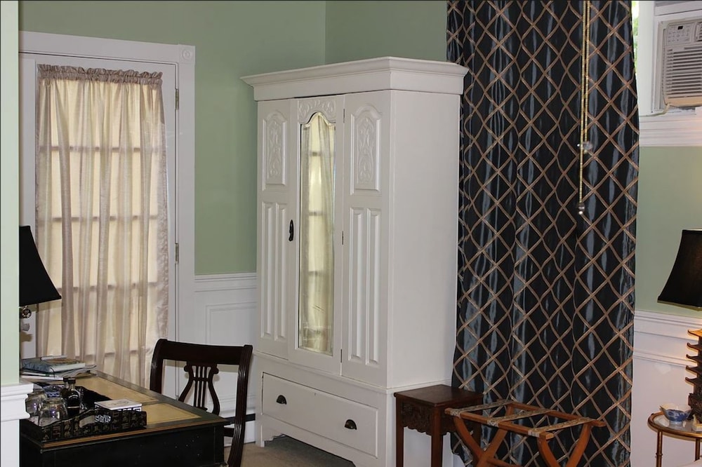 Room, Private Bathroom (Fiddlehead - Queen Balcony Room) photo 3
