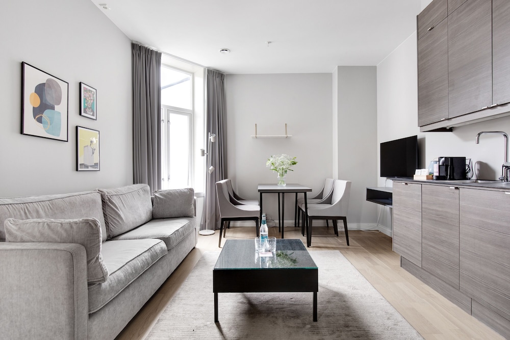 1 Bedroom Apartment with Sofa Bed - Photo 5