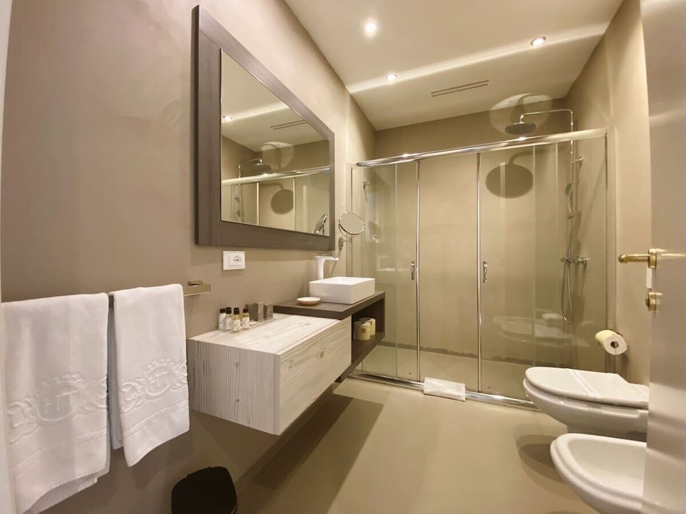 Deluxe Triple Room photo 2