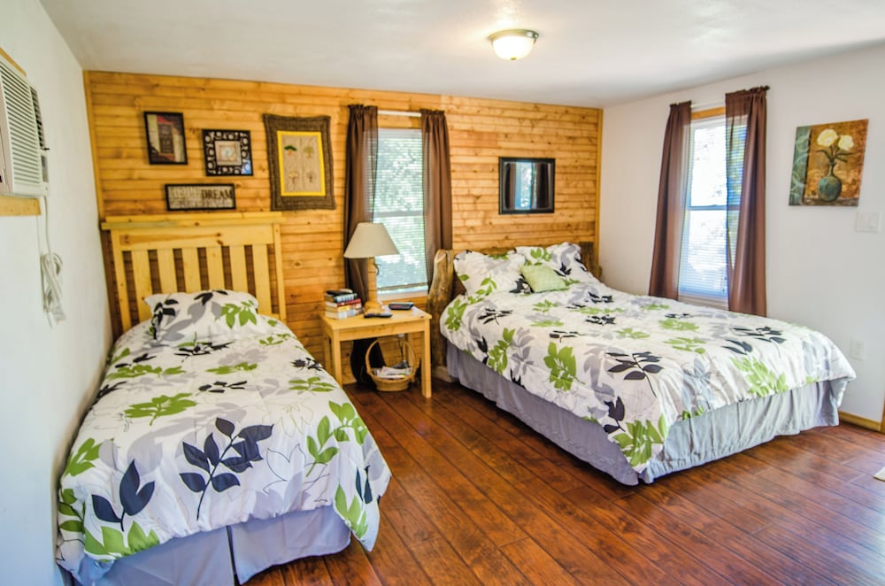 Comfort Cabin, Partial Lake View photo 2