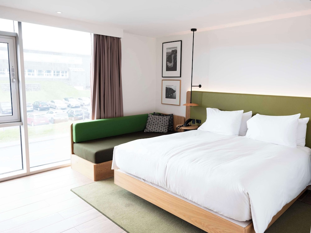 Family Room, 1 King Bed, Accessible (Connecting Rooms) - Photo 1