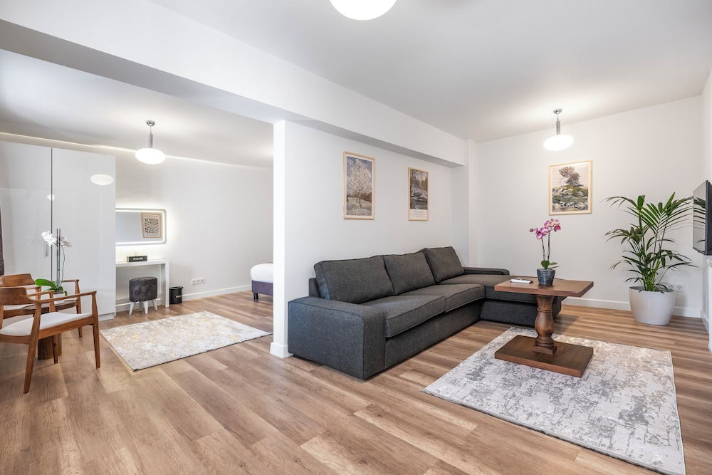 Family Studio, Sea View