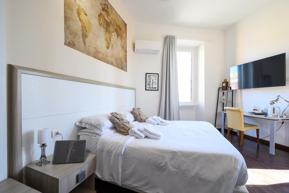 Exclusive Double or Twin Room, 1 Queen Bed, Kitchenette, City View photo 3