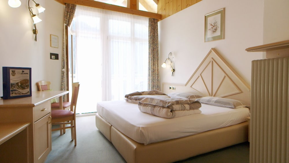 Classic Double Room, Balcony, Mountain View photo 1