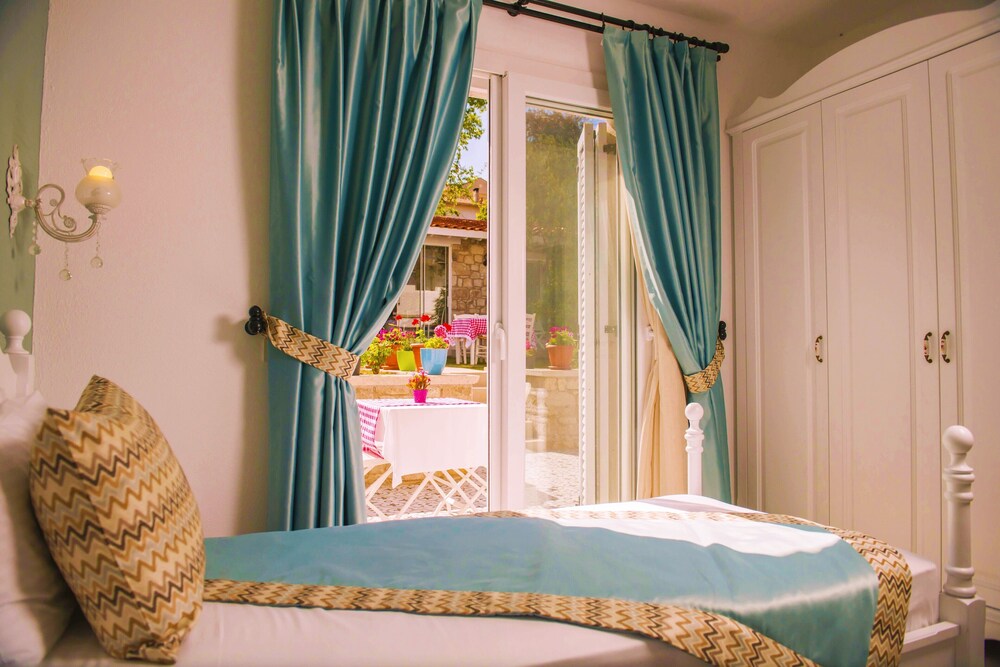 Standard Double or Twin Room photo 3