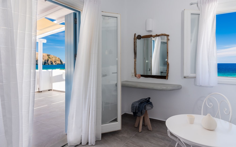 Deluxe Room, Sea View photo 3