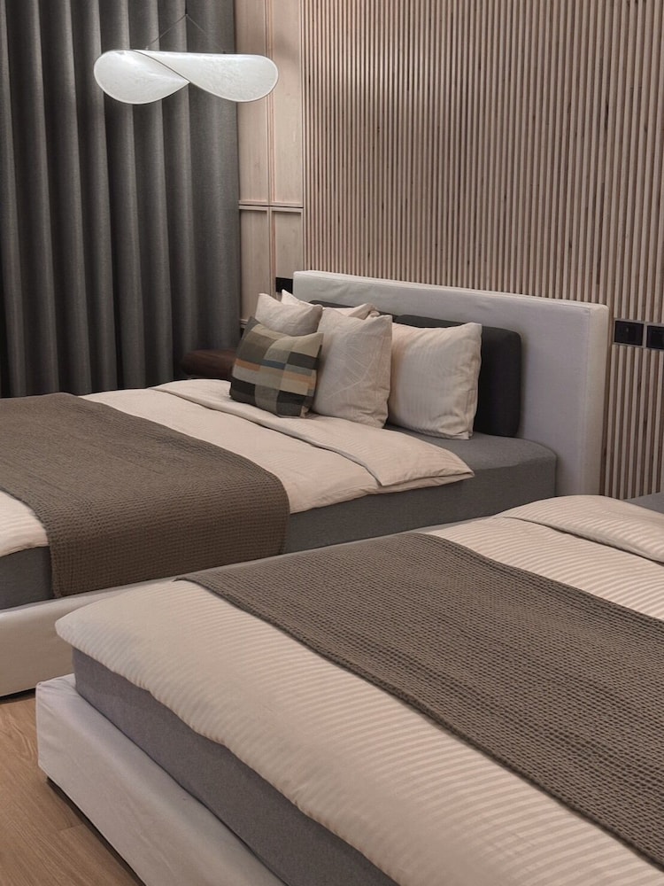 Basic Quadruple Room photo 2