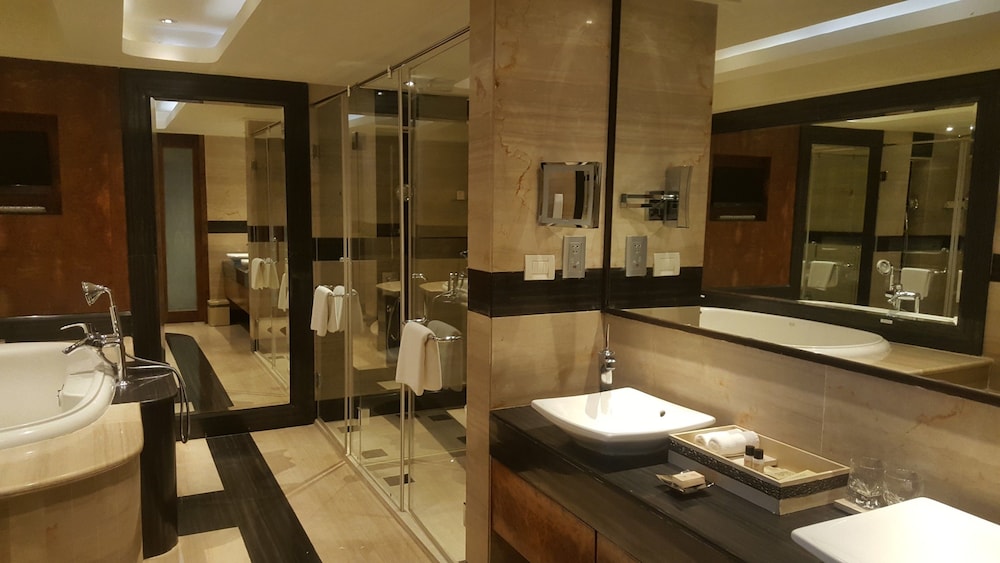 Superior Room - Photo 5