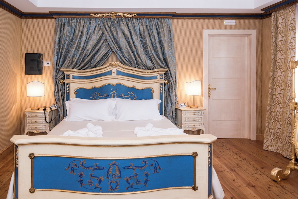 Luxury Suite photo 2