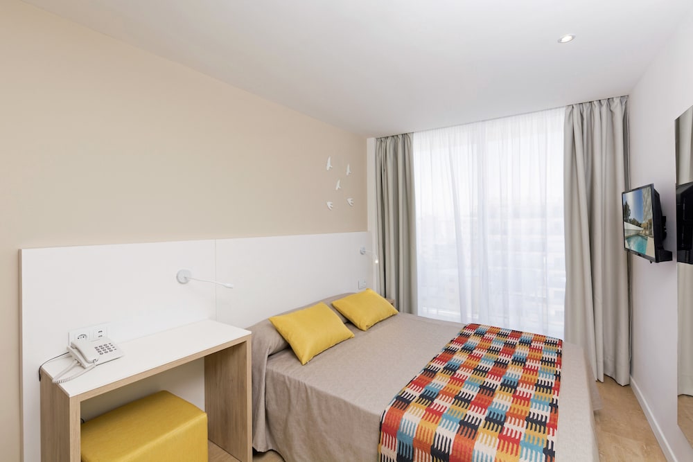 Double Room, Balcony (2 adults) - Photo 2