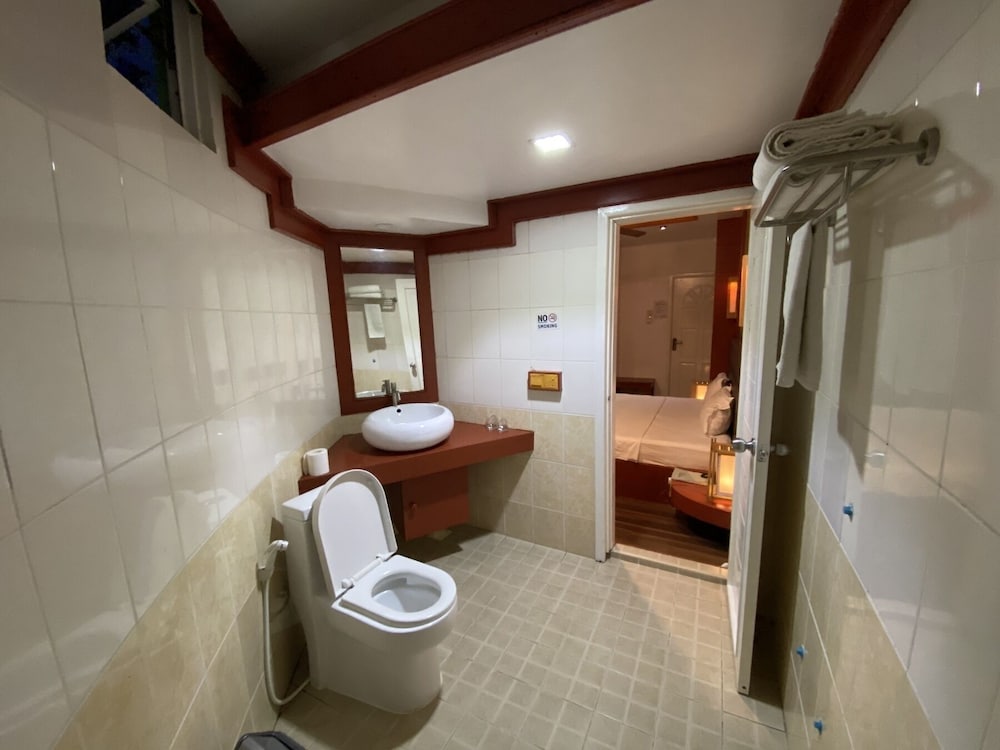 Deluxe Room - Photo 3