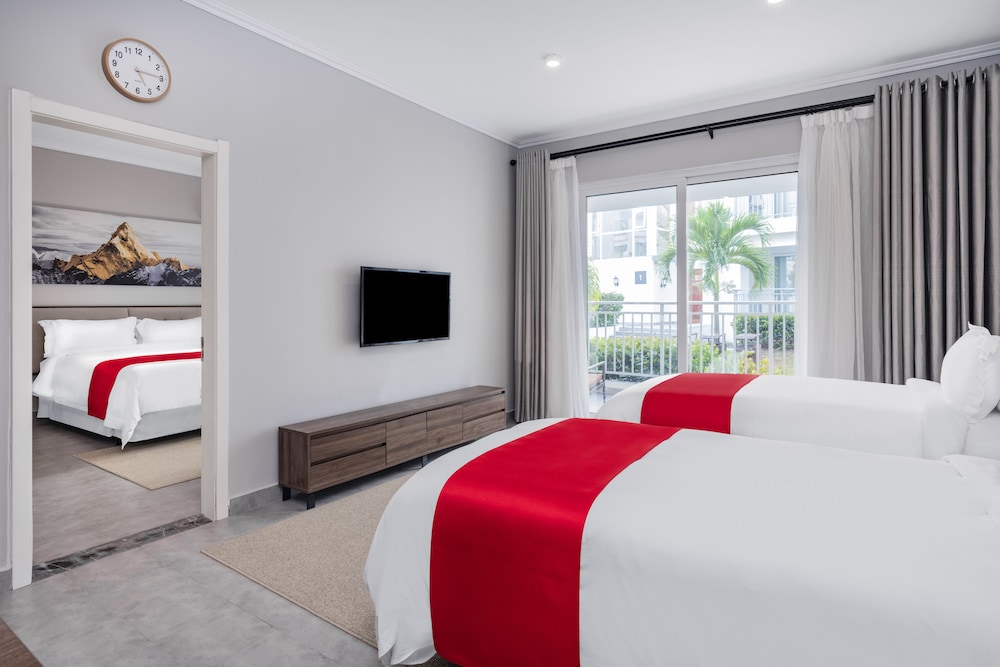 Junior Suite, Non Smoking, Ocean View (1 Queen & 2 Twin Beds)