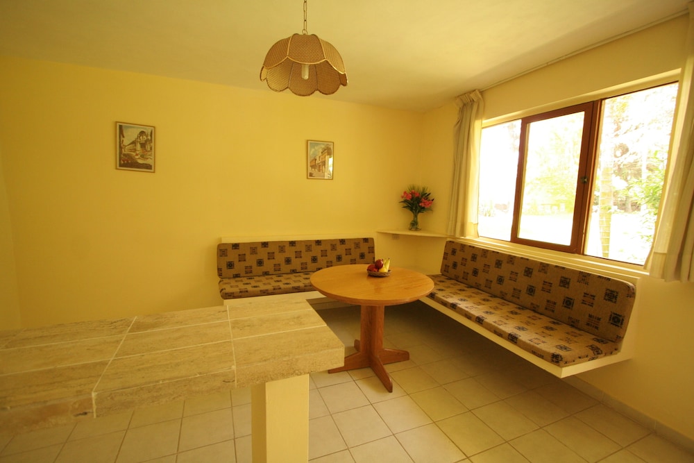 Quadruple Room (Air Conditioning) photo 3