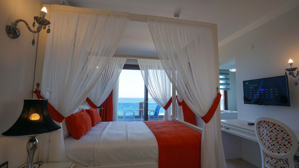 Romantic Room, Jetted Tub, Sea View