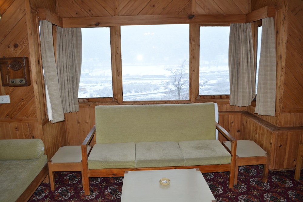 Deluxe Double Room, 1 Queen Bed, Non Smoking, River View photo 3