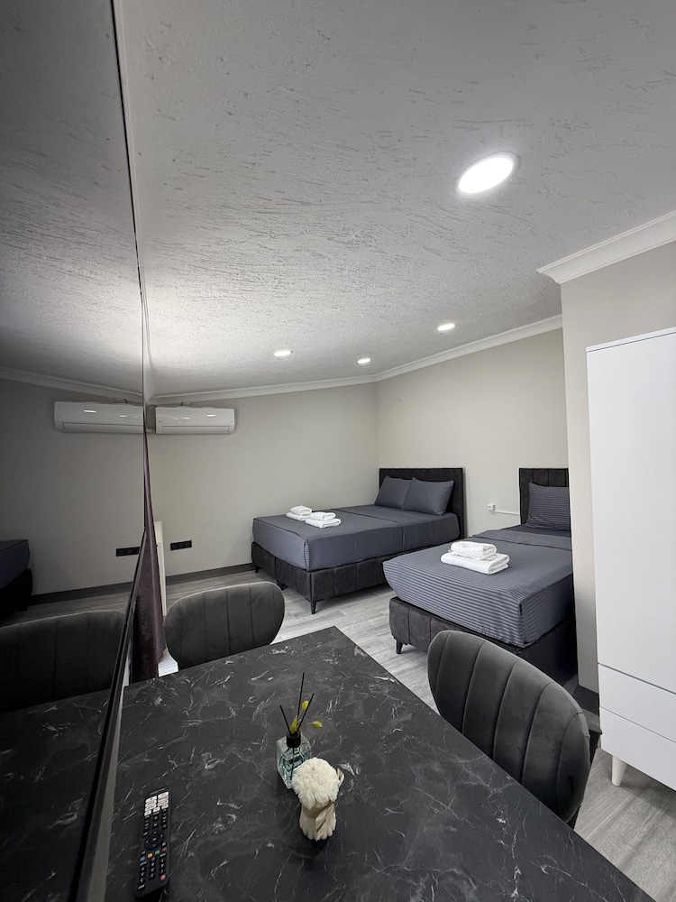 Deluxe Triple Room photo 3