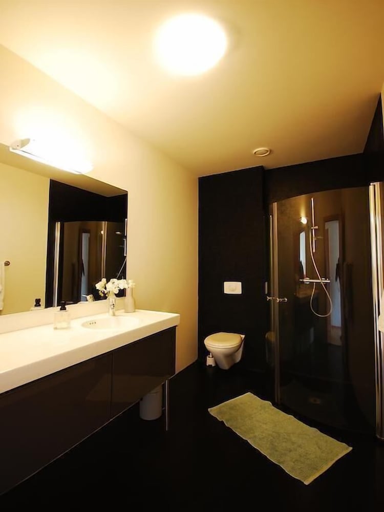 Double or Twin Room, Private Bathroom photo 3